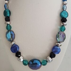 White House Black Market  faceted glass Aurora Borealis necklace